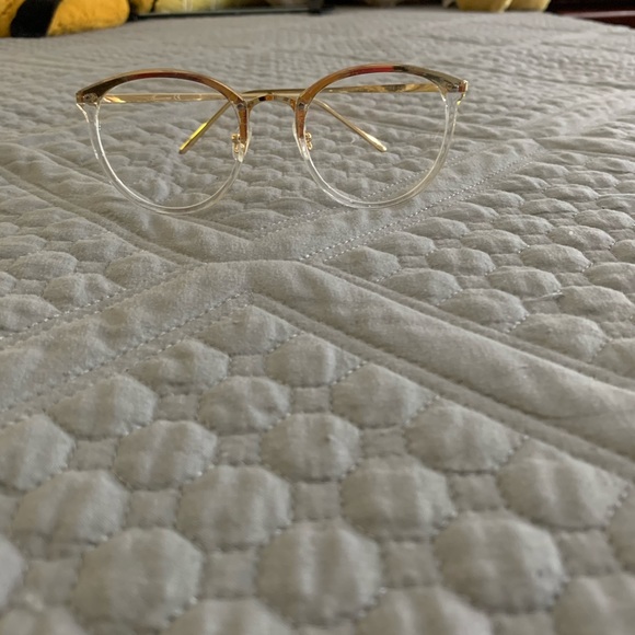 false glasses - Picture 2 of 3